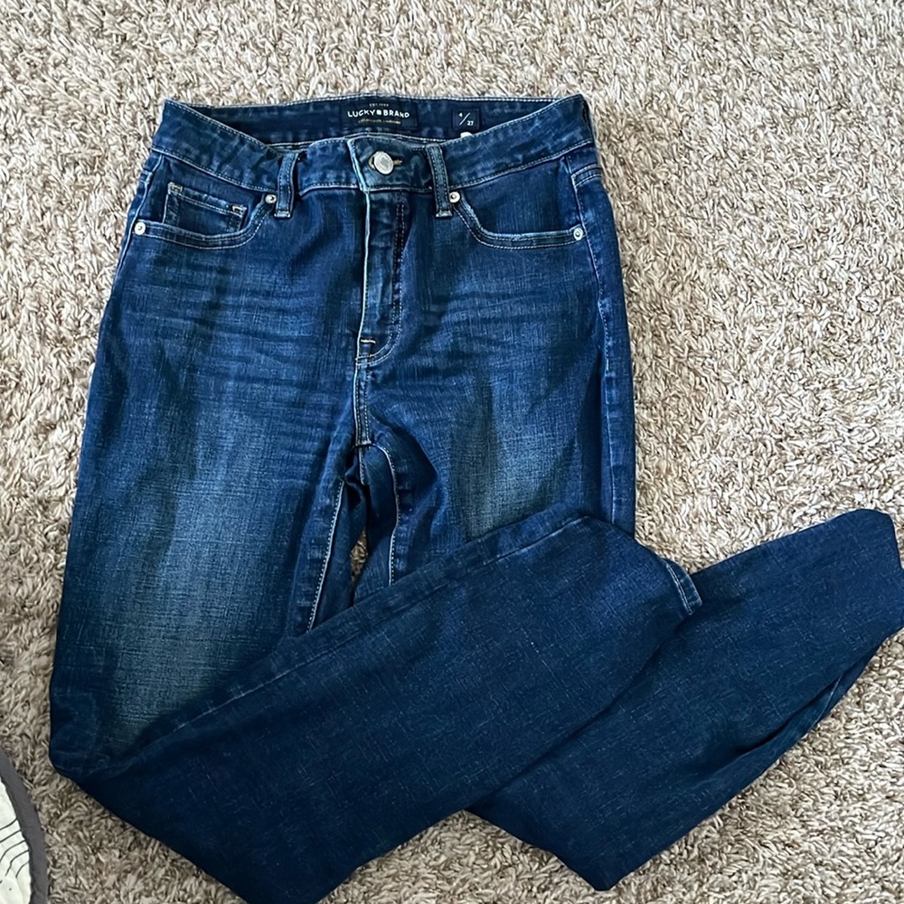 LIKE NEW LUCKY BRAND DENIM